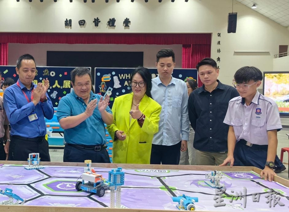 紧贴发展趋势装备未来 深斋中学明年AI纳正课