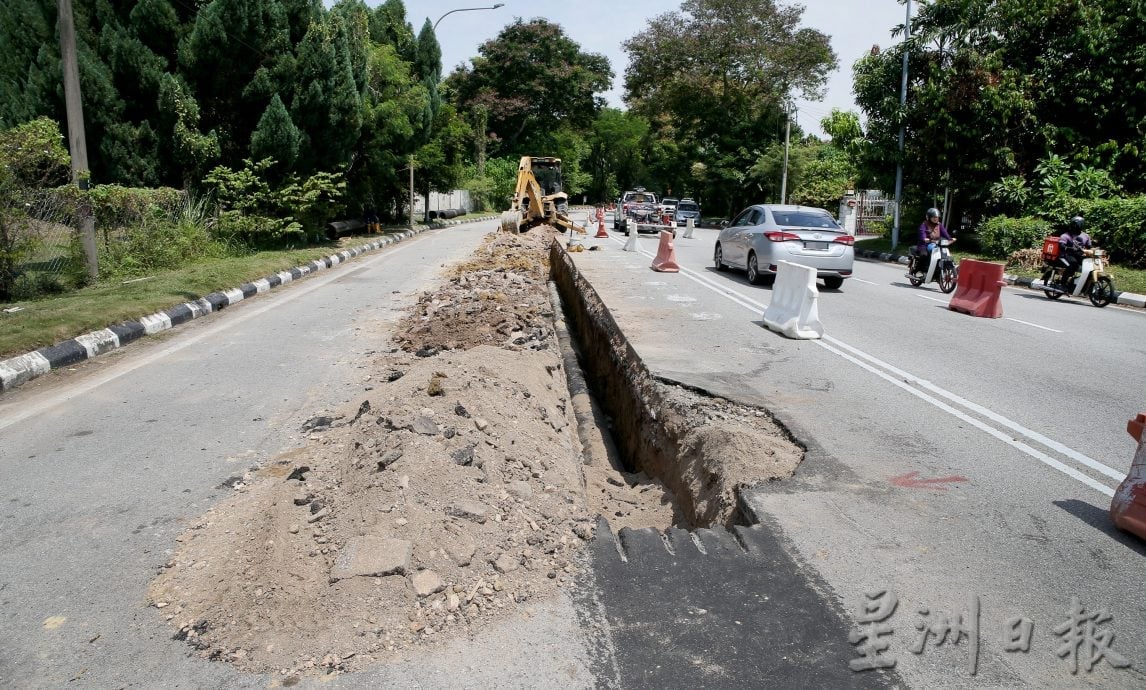 牛奶厂路换水管工程 局部封路2周 留2车道通车 