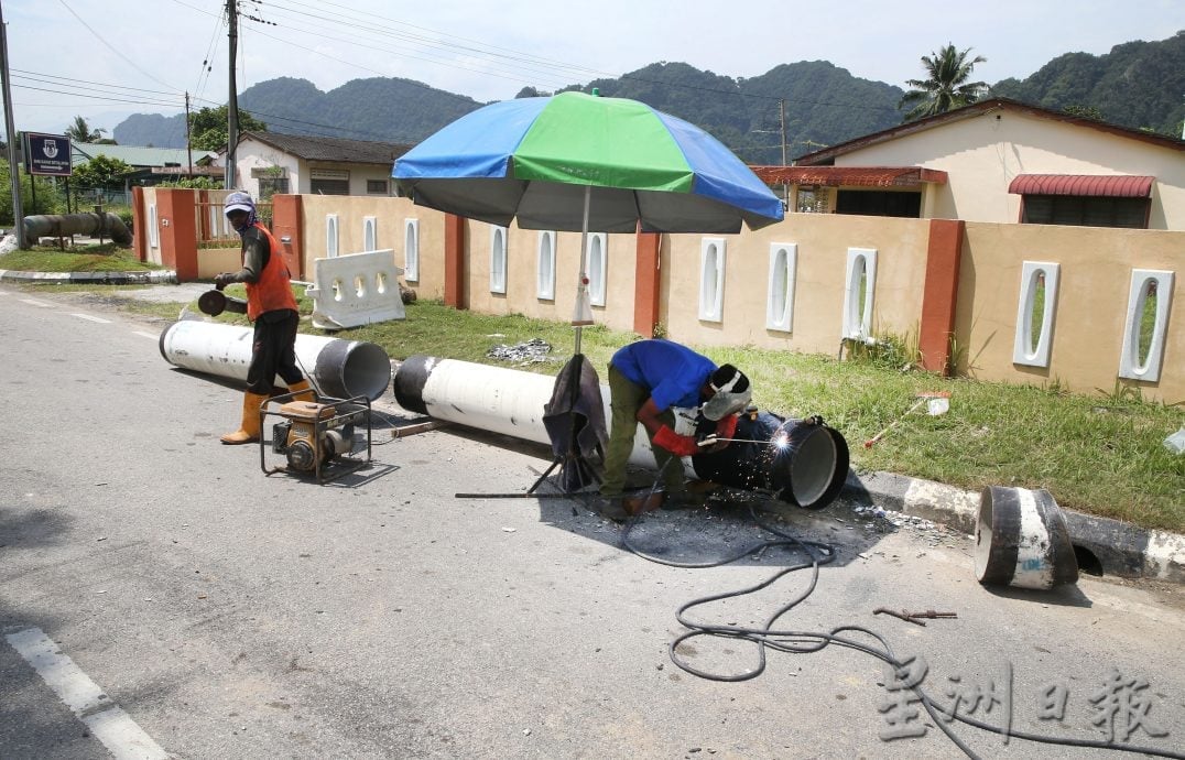 牛奶厂路换水管工程 局部封路2周 留2车道通车