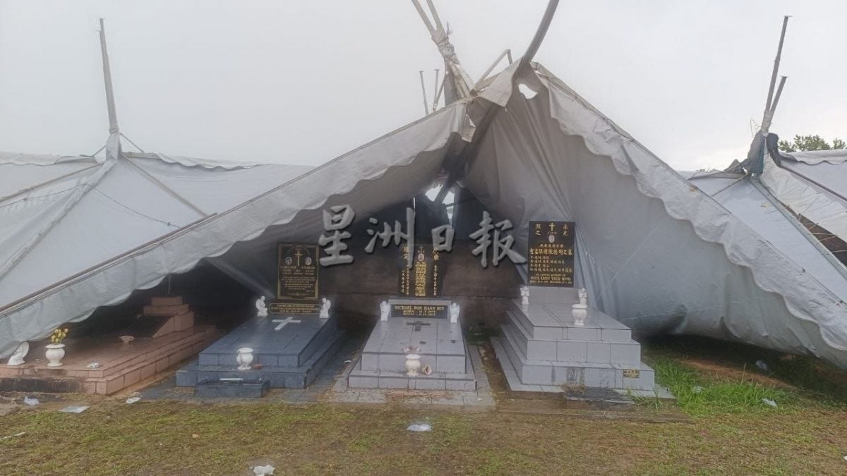 供星洲网/淡边狂风暴雨掀翻9帐篷，9中学生被压伤