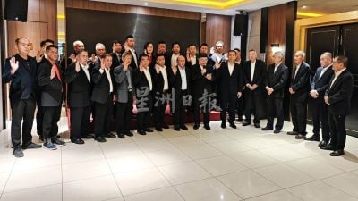 北马轮胎公会理事宣誓就职礼 | 接棒后首要任务安排与政府对接 倪国松：探讨轮胎税务等事项