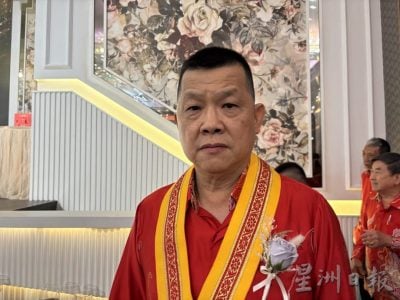 (已签发)柔:封面特稿:商贩盼当局了解餐饮作业 禁用补贴煤气熟食价格恐飙升