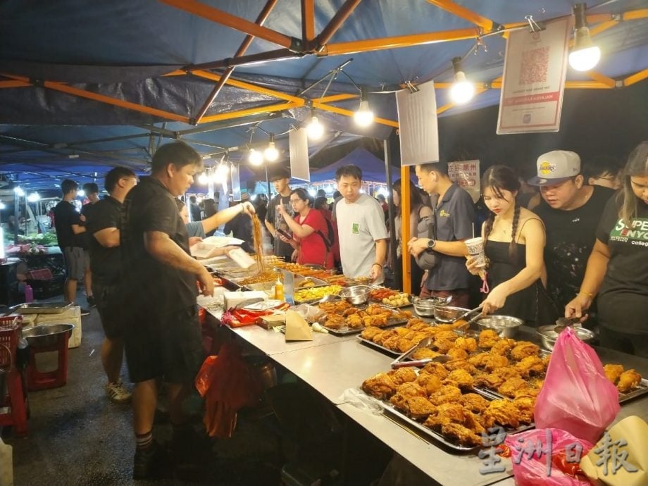 （已签发）柔：封面特稿：商贩盼当局了解餐饮作业   禁用补贴煤气熟食价格恐飙升