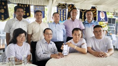 “日新巨人”郑奕南明天举殡 2日新校园安排告别仪式