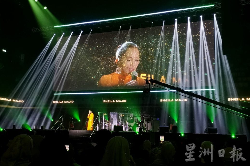 花城综合体育中心盛大开幕 星光熠熠 唱响芙蓉新地标
