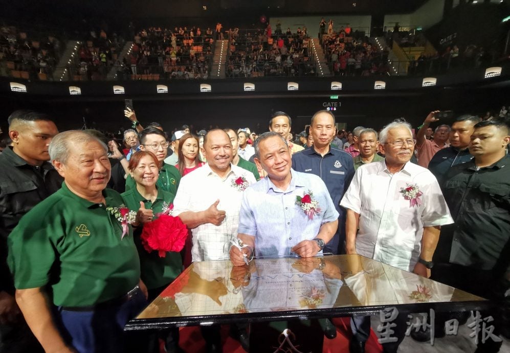 花城综合体育中心盛大开幕 星光熠熠 唱响芙蓉新地标
