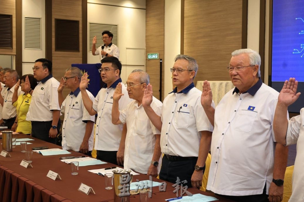 马华芙蓉区会大会 |马华路在何方?锺锦威提三问促党变法求存