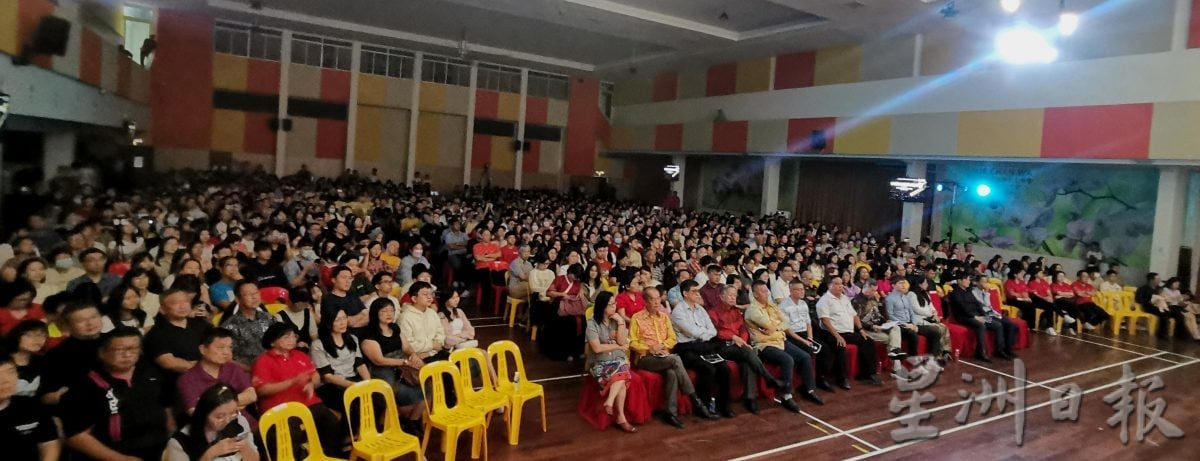 振华中学演奏会，吸引逾千人出席