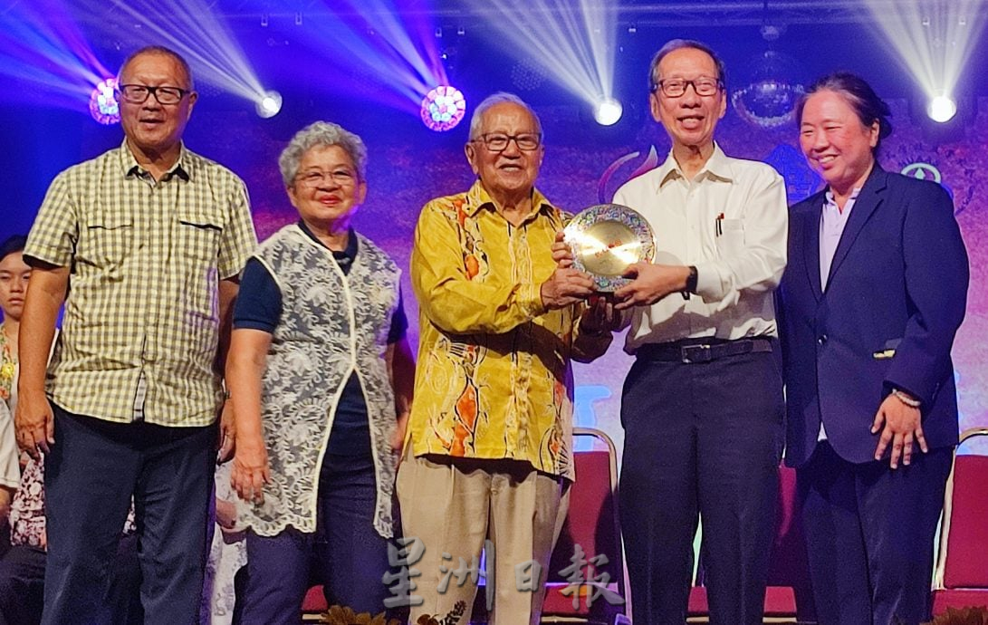 （大北马）许子根获颁“2025年传灯人奖”