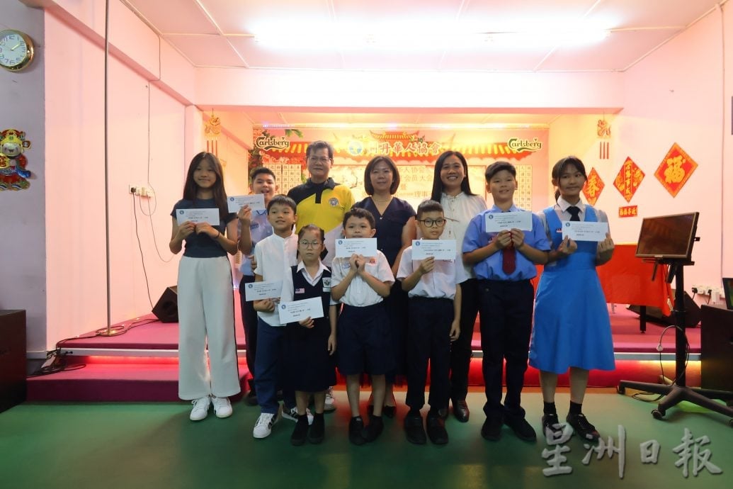 东:已签发:关丹华人协会会长拿督许汉新希望大众关注华裔升学不公事项,强调华社绝不沉默,同时呼吁华社展开系统性抗争