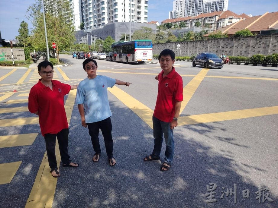 大都会/封面副文/公寓外面十字路口险象环生 李海云要求增设路墩和减速带