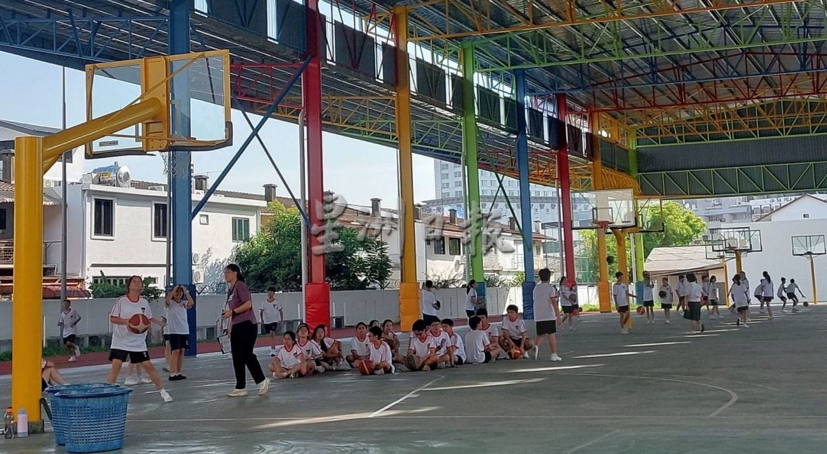 （古城第四版主文）培风中学运动场深受欢迎