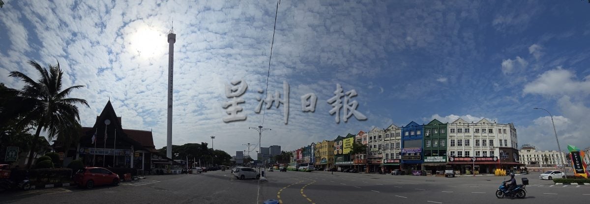 (古城封面主文)虽与淡明沙里旋转塔同处旅游区,情况却大不同 皇冠广场沟渠损坏、走道铁板翘等等 设施被忽略了