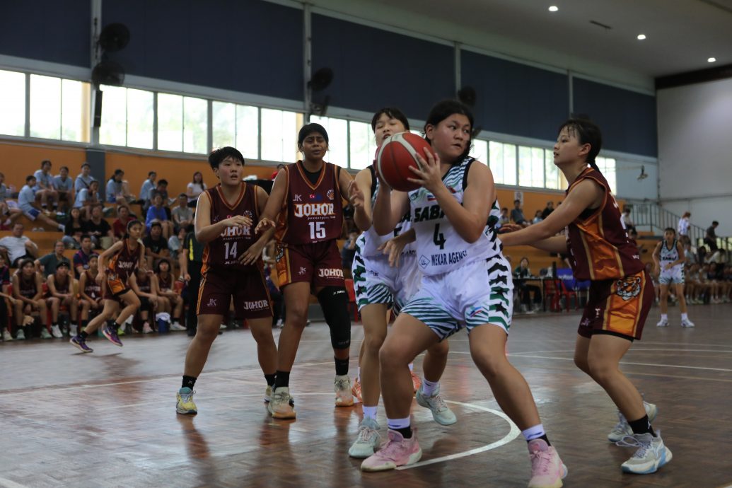 U17全国篮球赛|下半场48比0击溃登嘉楼  柔女强势开门红