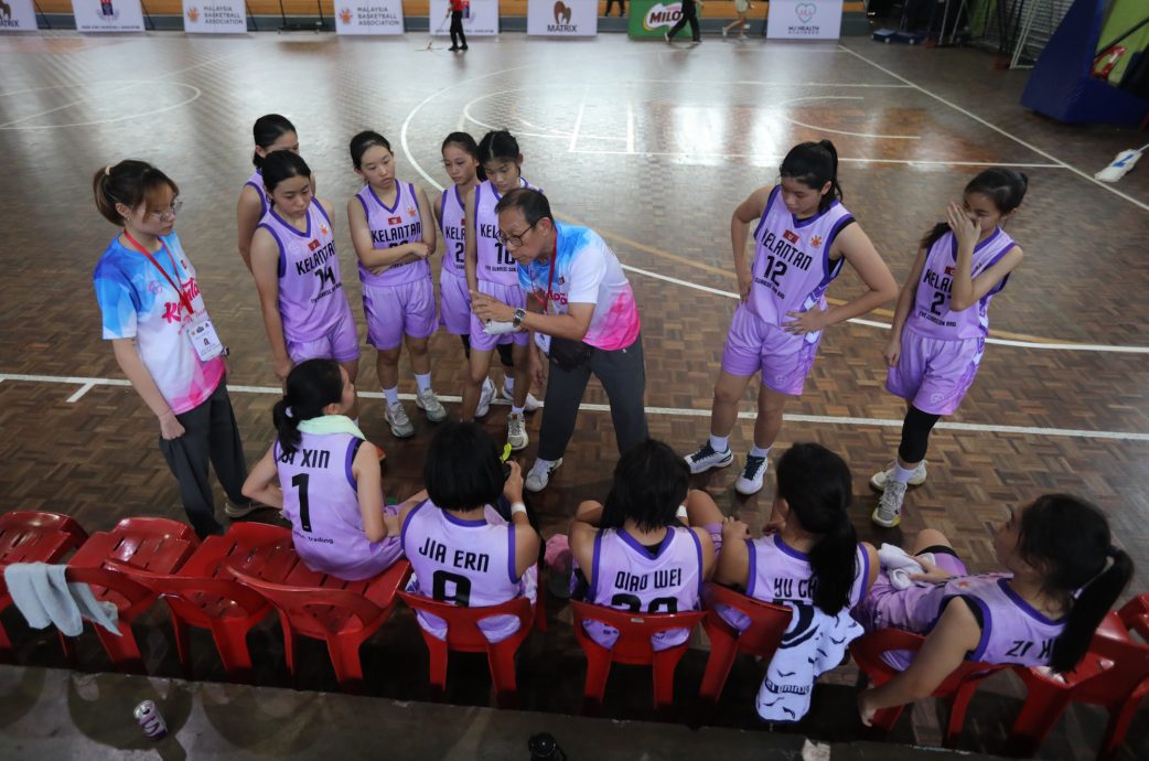 U17全国篮球赛|下半场48比0击溃登嘉楼  柔女强势开门红