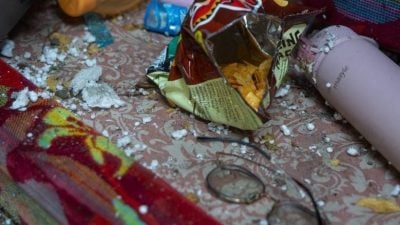 UPSI车祸|巴士车窗破碎 玻璃四散 学生物品四散