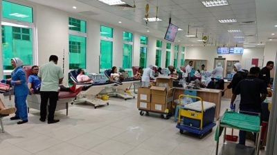 UPSI车祸引发热心响应　逾200人涌怡保血库捐血
