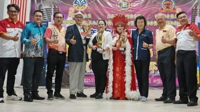 语言是民族重要特征   罗填水：掌握多语言才能立足