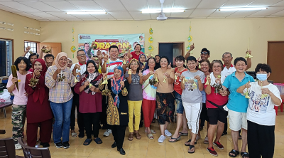 Chinese dumplings vs Malay ketupats, an event to learn from each other through making dumplings together