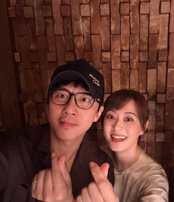 带孩子朝圣BLACKPINK演唱会 邓超孙俪低调现身首尔