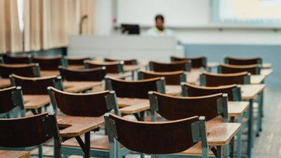 传教师体罚+罚款“两者兼施” 13岁学生没50仙蹲站30下