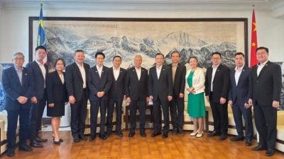 沙中商会拜会朱兴龙 交流深化经贸合作