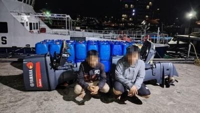 摸黑走私大批统制品 2快艇4外籍男被扣