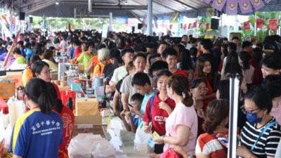 星洲嘉年华暨芙中112义卖会 | 感谢出钱出力 芙中112义卖会圆满举办