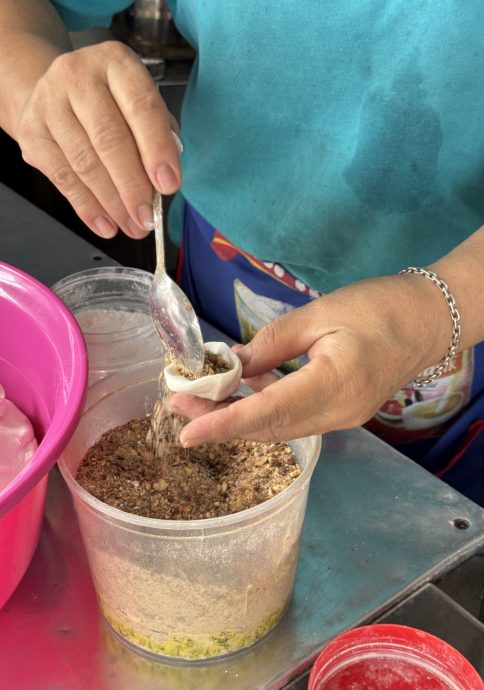 《私房好菜》:海南椰糕及汤圆