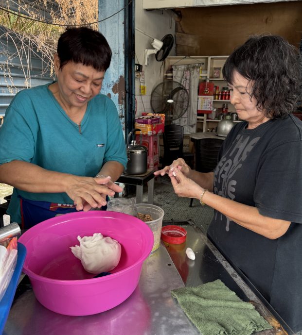 《私房好菜》:海南椰糕及汤圆