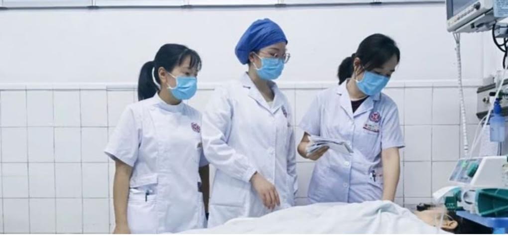 16岁少女为穿上生日礼服 极端节食险送命