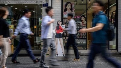 South Korea overtakes US in cosmetics exports, trailing only France