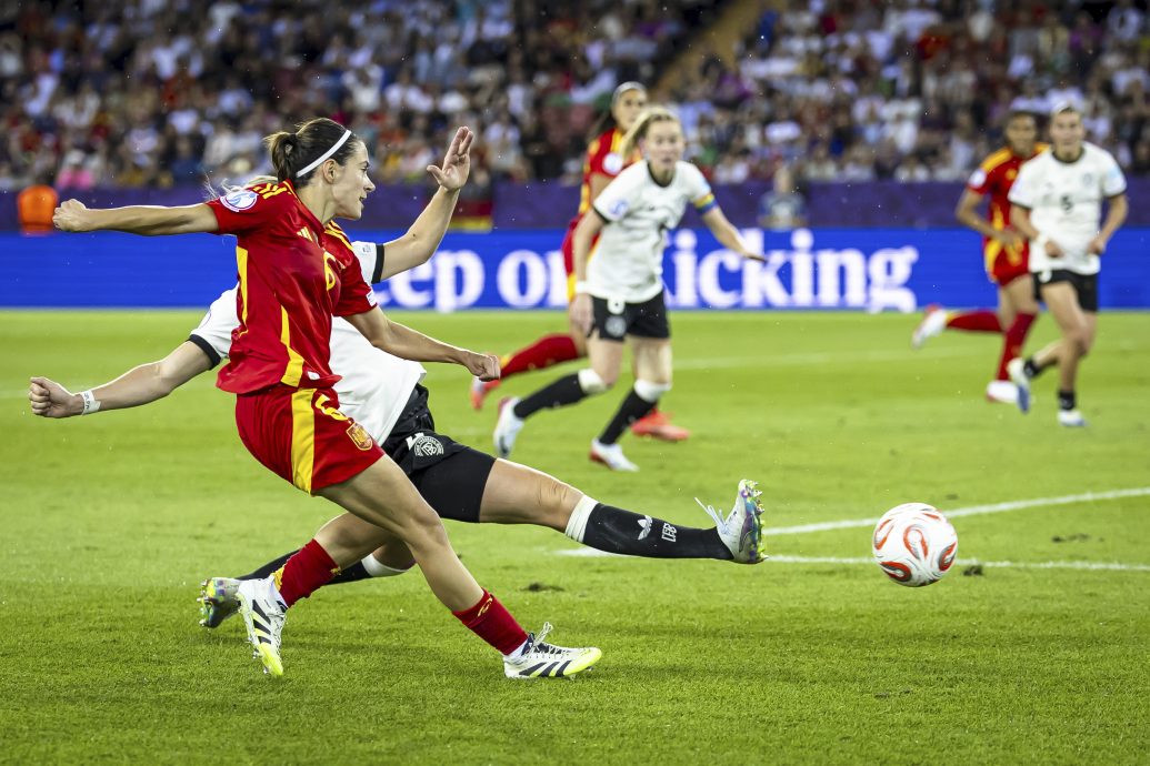 2025年欧洲杯女子足球赛| 邦马蒂从病床到英雌演绝杀  西班牙加时胜德国闯决赛