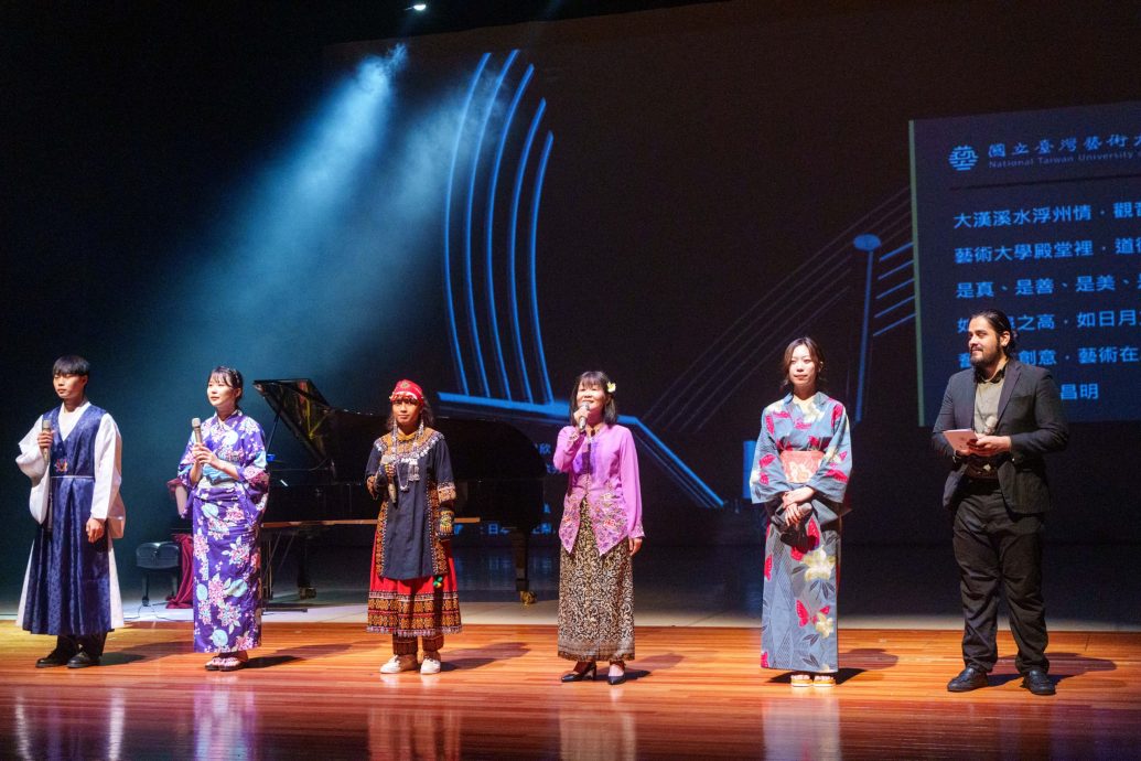 (20/7刊）有故事的人：从歌声到墨香  余秀梅半百之年踏上圆梦之路