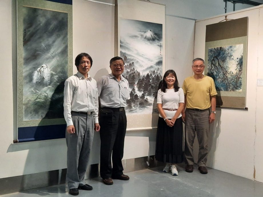 (20/7刊）有故事的人：从歌声到墨香  余秀梅半百之年踏上圆梦之路