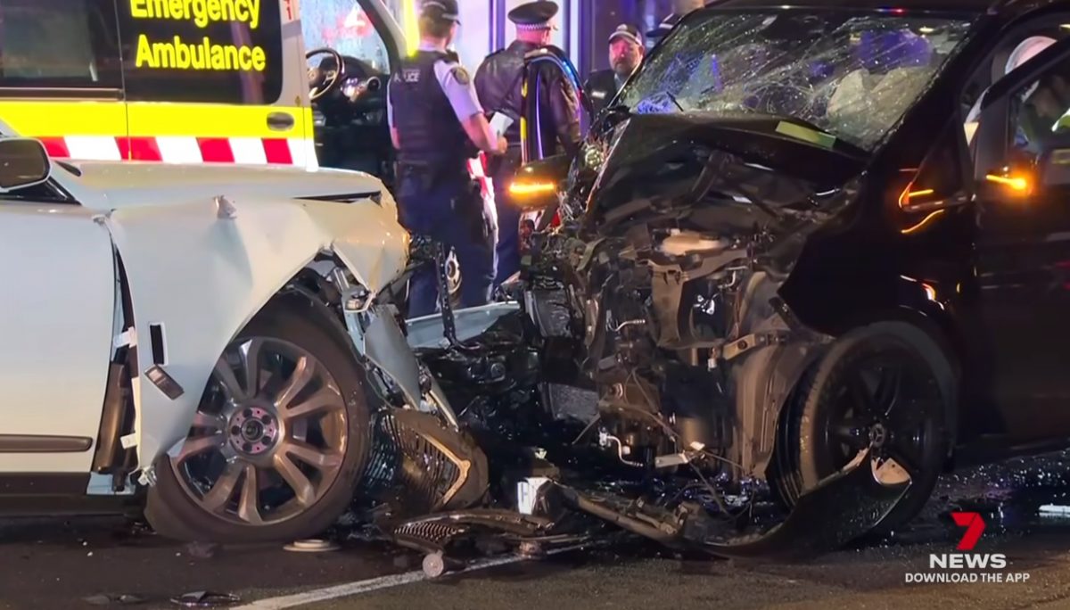 23岁华女驾劳斯莱斯撞马赛地 涉酒驾被捕