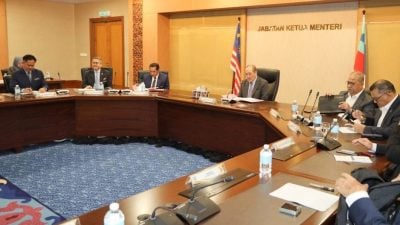确保政府行政如常运作 首长促公仆别受选举影响