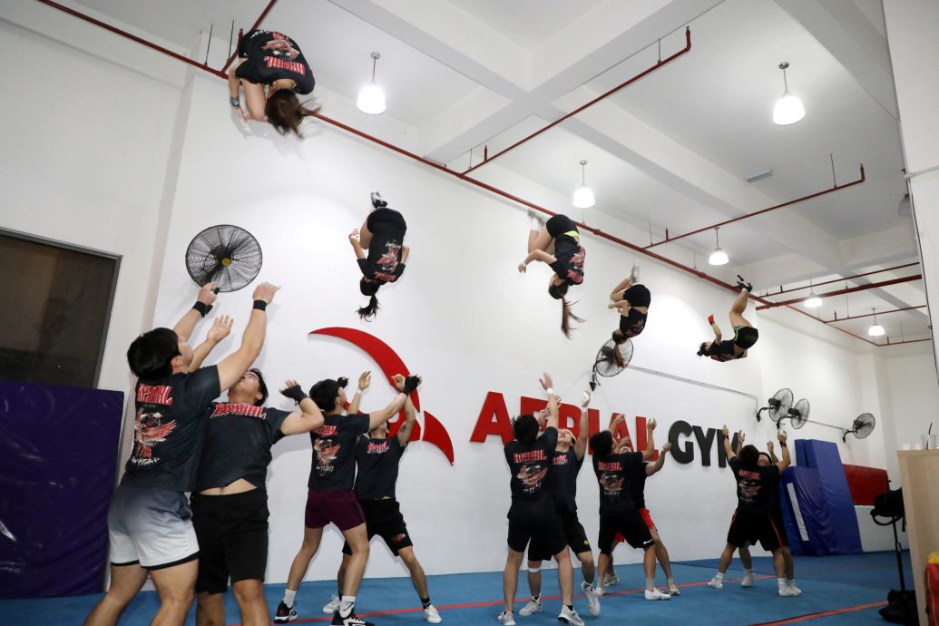(30/7见报）大都会-特职世界/啦啦队教练