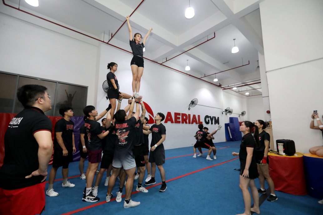 (30/7见报）大都会-特职世界/啦啦队教练