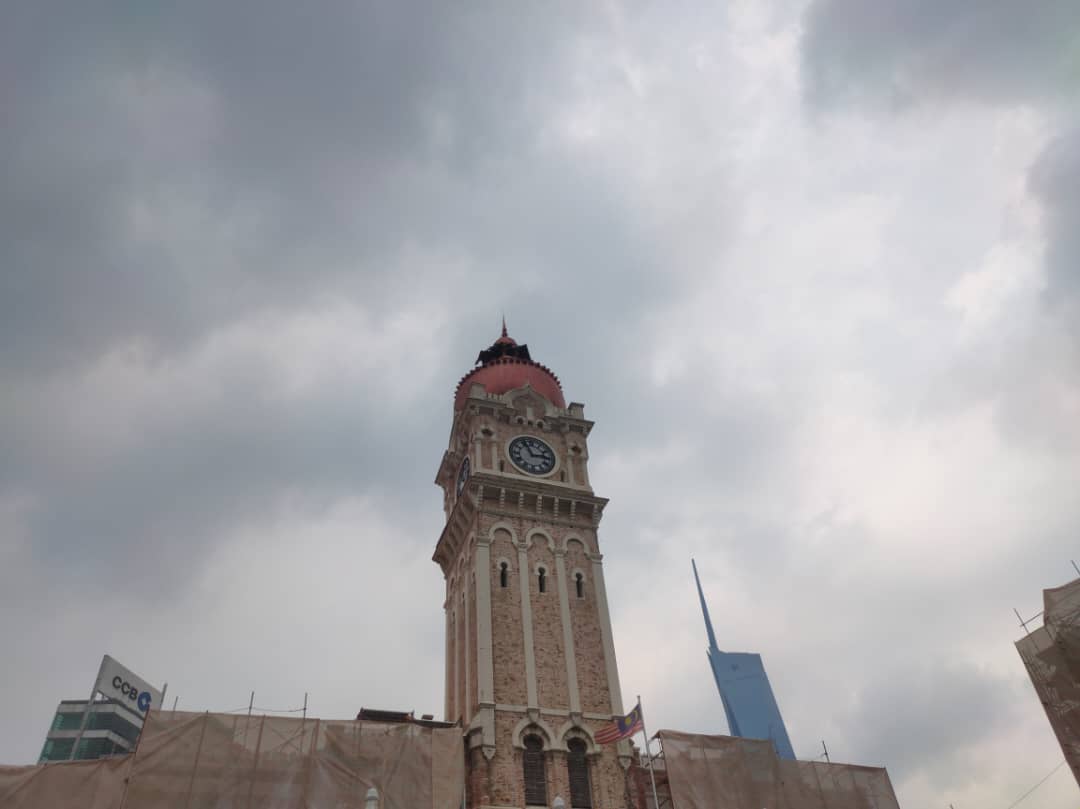 726倒安华大集会|天不作美雨势渐大·集会者热情高涨坚守雨中