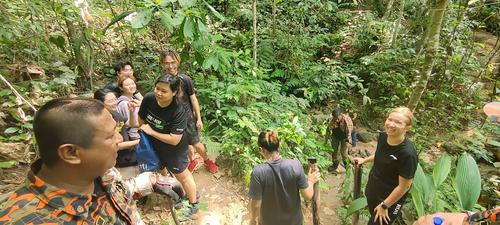 7人登山迷路 6人进山搜救成功