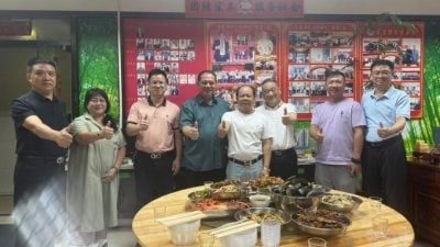 谭育良访东莞谭氏宗会 凝聚族群传承文化