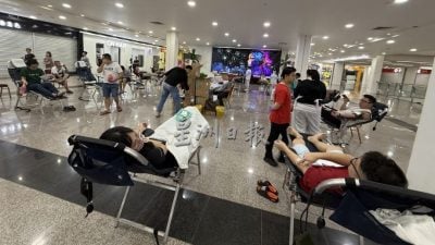 全程参与送整套限量版冰箱磁铁  连心募血150品脱达标