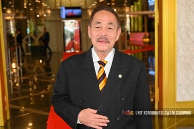 小六双语教学评估试 . 英语教数理 10月验成果