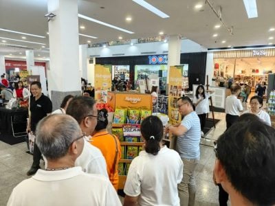 剪星洲刊登广告换取 . Nutrigold明送饼乾 饮品