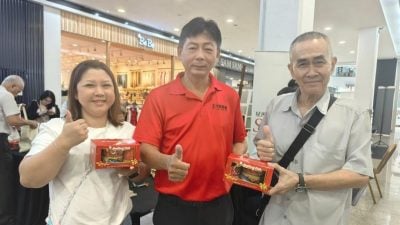到星洲柜台注册成功  大强送出笑鱼牌礼包