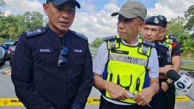 2名匪逃路障开枪阻警追 遭警穷追还击中枪亡