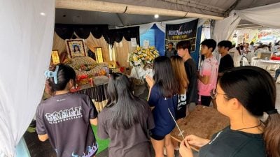 榴梿女业者翻车亡  村民痛惜