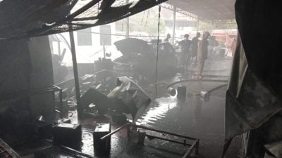 北海一家修车店失火  幸未酿伤亡