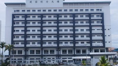 莱欣：建国8层校楼建成 展现华社办学精神